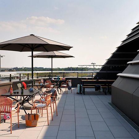 Moxy Cologne Bonn Airport Hotel Exterior photo